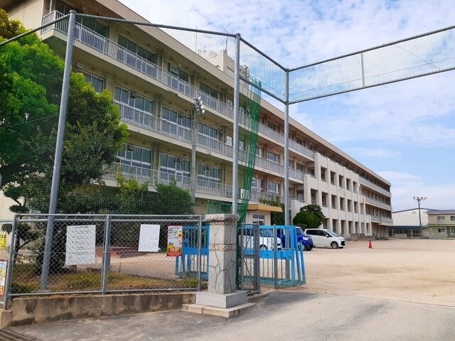 物件外観写真8　(多治米小学校まで750m)