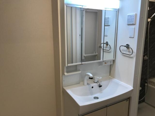 物件内観写真9　(洗髪洗面化粧台)