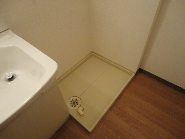 物件内観写真17　(洗濯機置場)