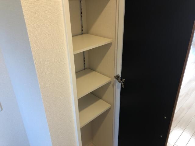 物件内観写真21　(パントリー)