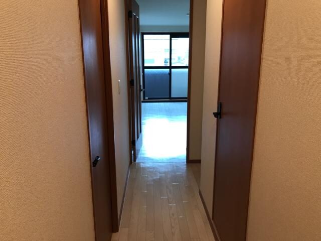 物件内観写真16　(廊下)