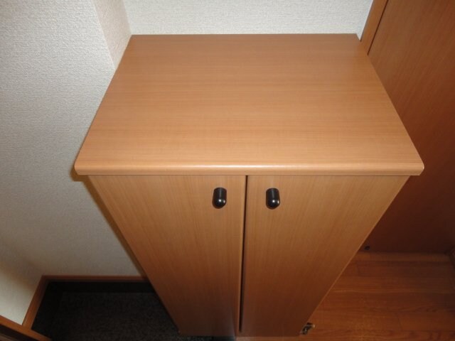 物件内観写真12　(下足箱)