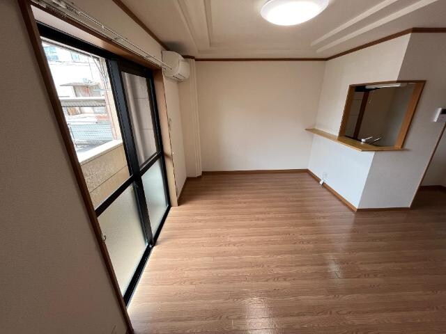 物件内観写真16　(リビング)