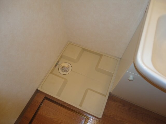 物件内観写真18　(洗濯機置場)