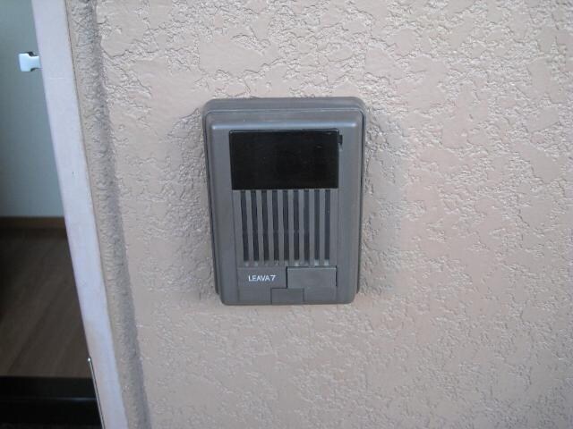 物件内観写真19　(カメラ付インターホン)