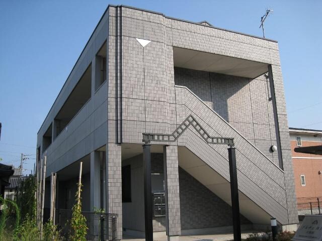 物件外観写真1　(外観写真（昼）)