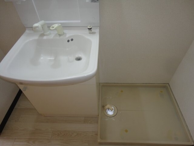 物件内観写真26　(洗濯機置場)