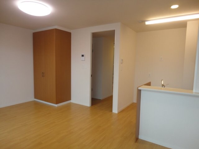 物件内観写真2　(リビング)