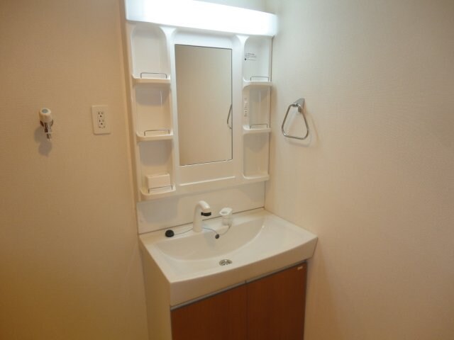 物件内観写真8　(洗髪洗面化粧台)