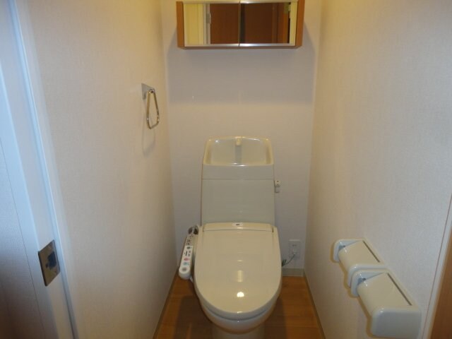 物件内観写真10　(シャワー付トイレ)