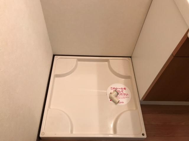 物件内観写真23　(洗濯機置場)