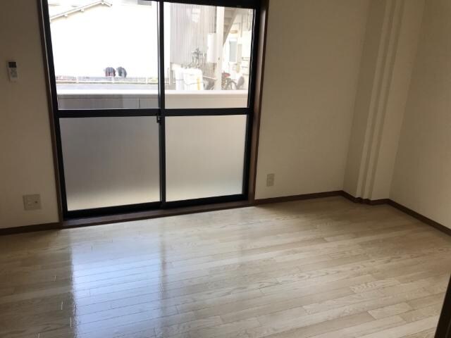 物件内観写真4　(洋室)