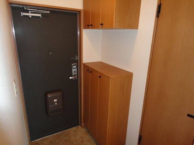 物件内観写真27　(玄関)