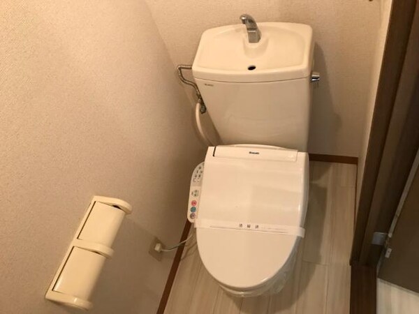 トイレ(シャワー付トイレ)