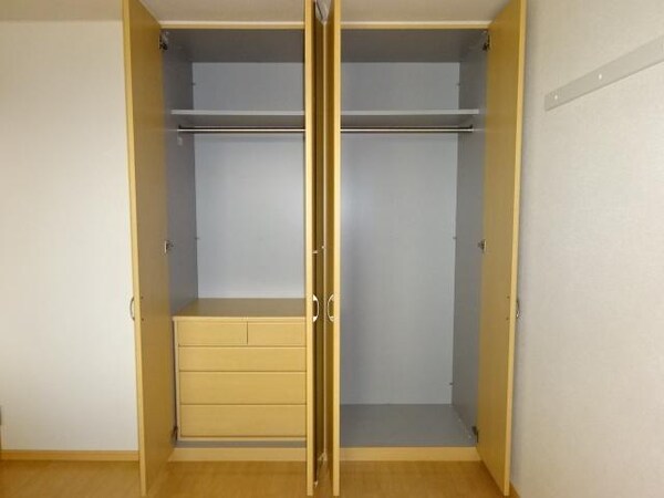 収納(クローゼット(5.6帖洋室))