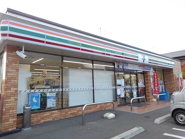 物件外観写真5　(セブンイレブン神辺川南店まで1000m)