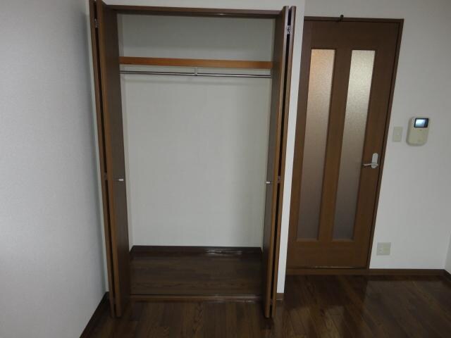 物件内観写真13　(収納内)