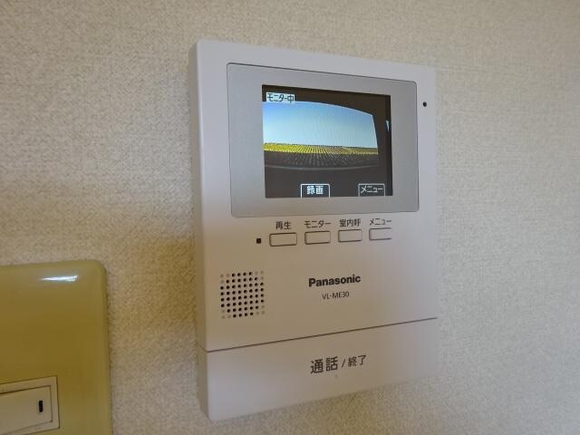 物件内観写真17　(カメラ付インターホン)