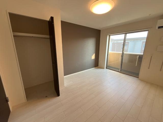 物件内観写真10　(洋室)