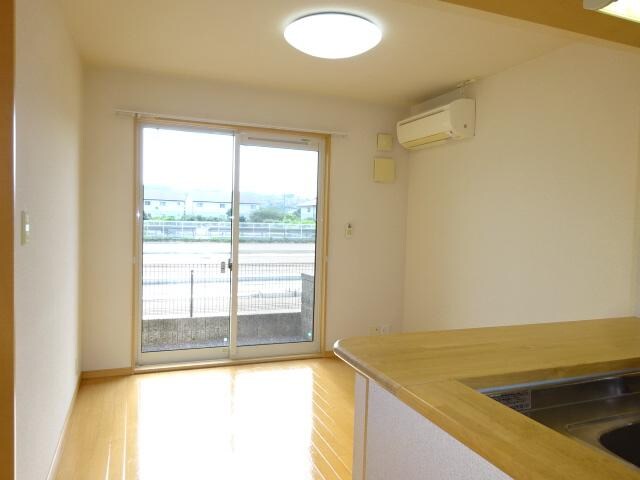 物件内観写真9　(リビング)