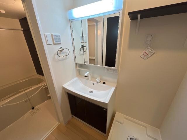 物件内観写真13　(洗髪洗面化粧台（イメージ）)