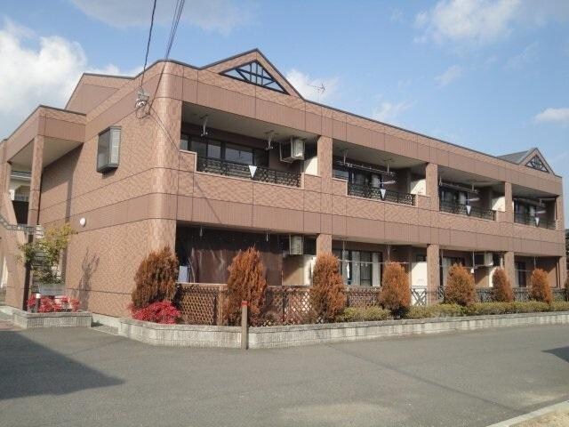 物件外観写真1　(外観写真（昼）)