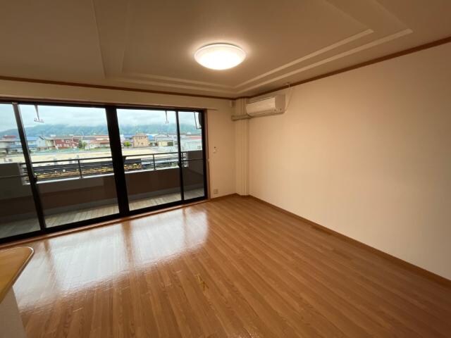 物件内観写真10　(リビング)