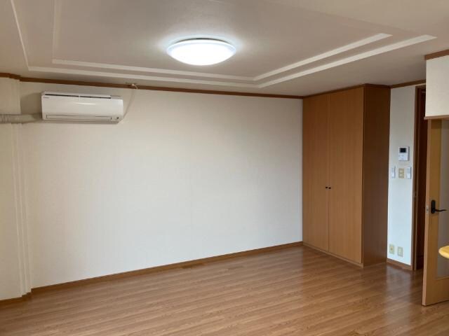 物件内観写真11　(リビング)