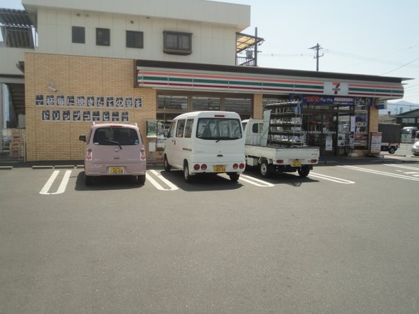 周辺環境(セブンイレブン福山手城店まで317ｍ)
