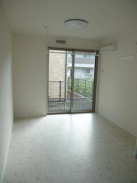 物件内観写真3　(洋室)