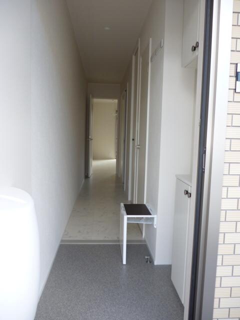 物件内観写真5　(玄関)