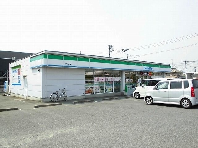 物件外観写真5　(ファミリーマート新涯中央店まで550m)