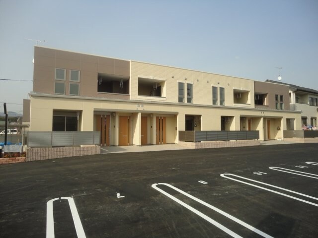 物件外観写真2　(外観写真（昼）)