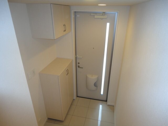 物件内観写真26　(玄関)