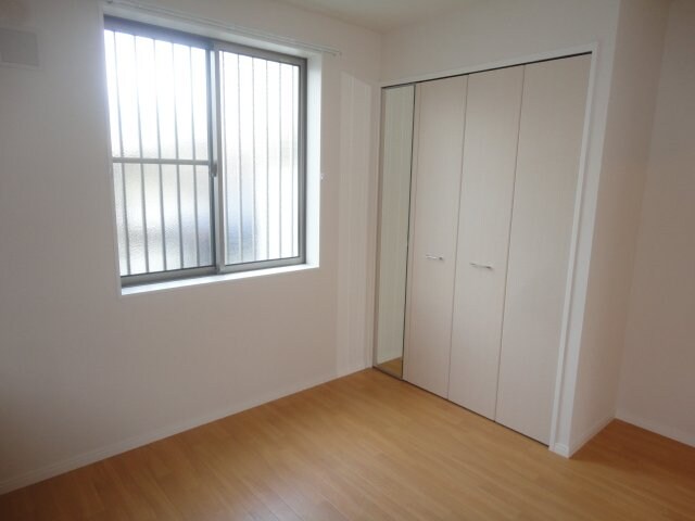 物件内観写真5　(洋室（5.8帖）)