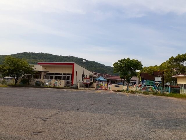 物件外観写真6　(坪生こども園まで370m)