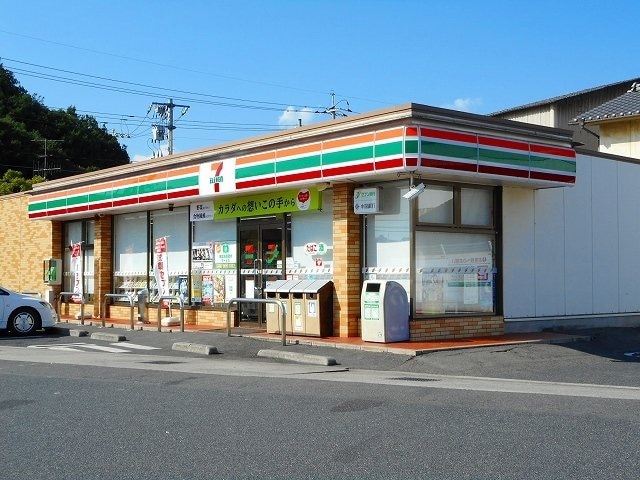 物件外観写真4　(セブンイレブン笠岡茂平店まで550m)