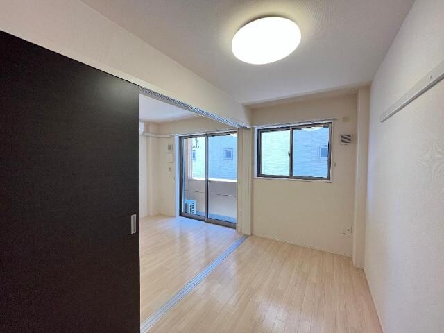 物件内観写真12　(洋室)