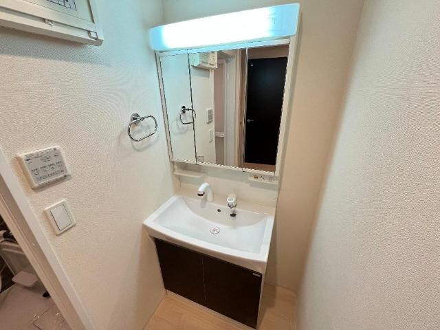 物件内観写真15　(洗髪洗面化粧台)