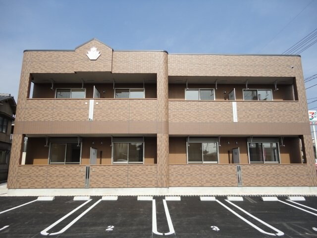 物件外観写真2　(外観写真（昼）)