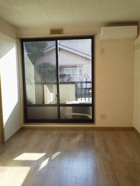 物件内観写真2　(洋室)