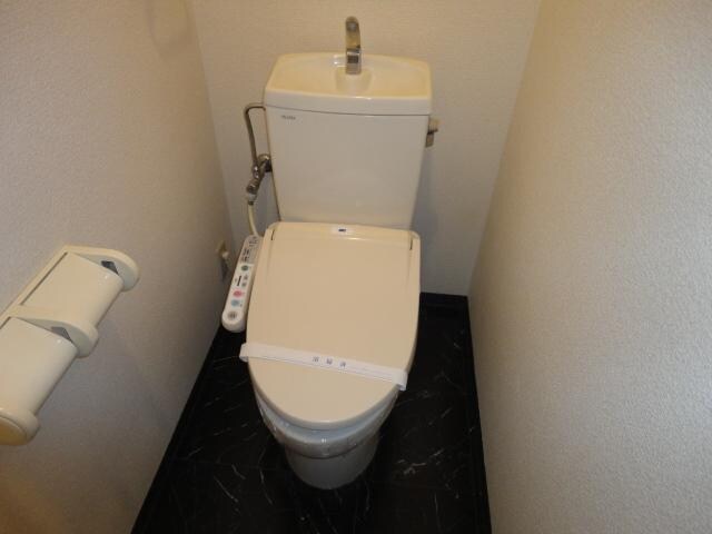 物件内観写真17　(シャワー付トイレ)