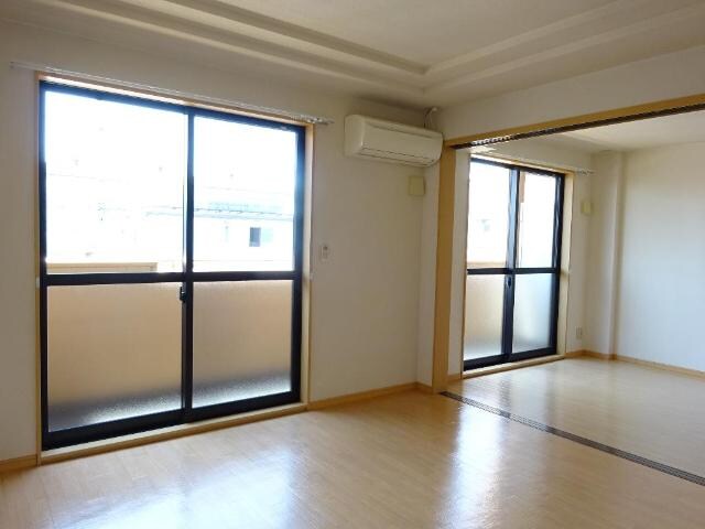 物件内観写真12　(リビング)