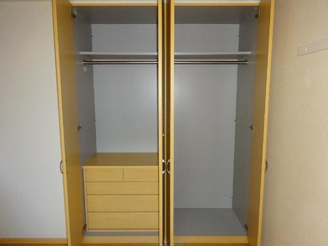 物件内観写真18　(クローゼット(5.6帖洋室))