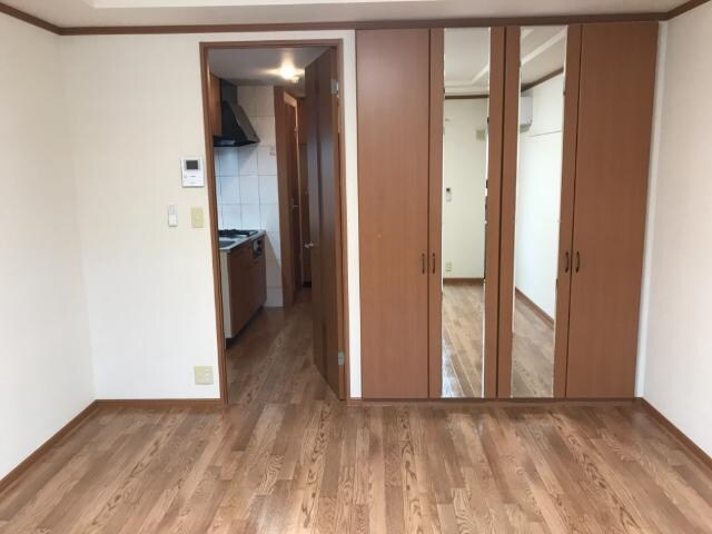 物件内観写真2　(洋室)