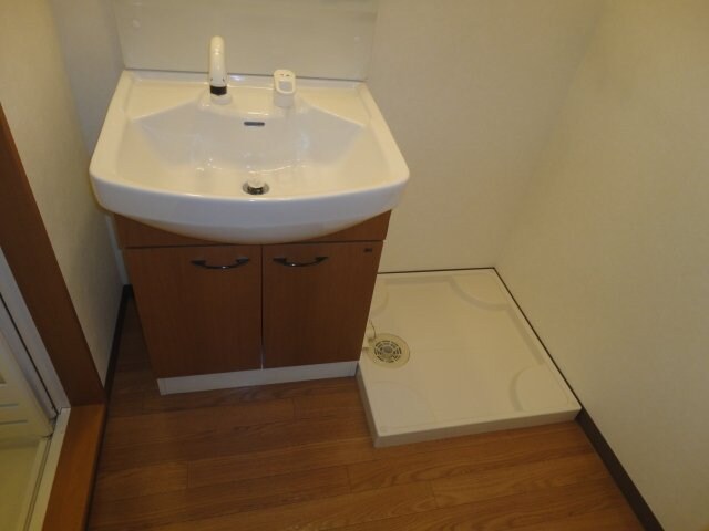 物件内観写真18　(洗濯機置場)