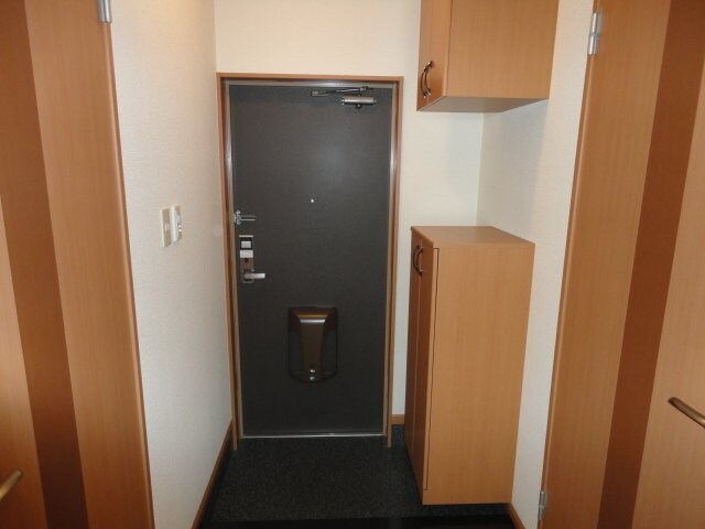 物件内観写真21　(玄関)