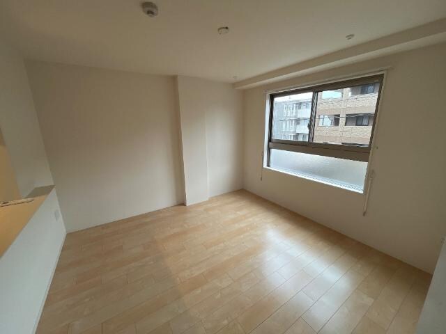 物件内観写真3　(リビング)