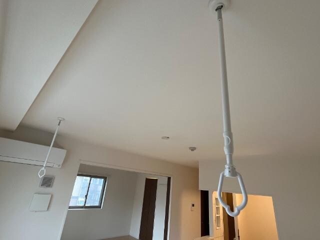 物件内観写真20　(室内物干し)