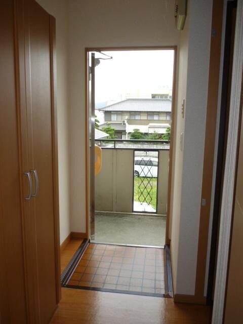 物件内観写真9　(玄関)